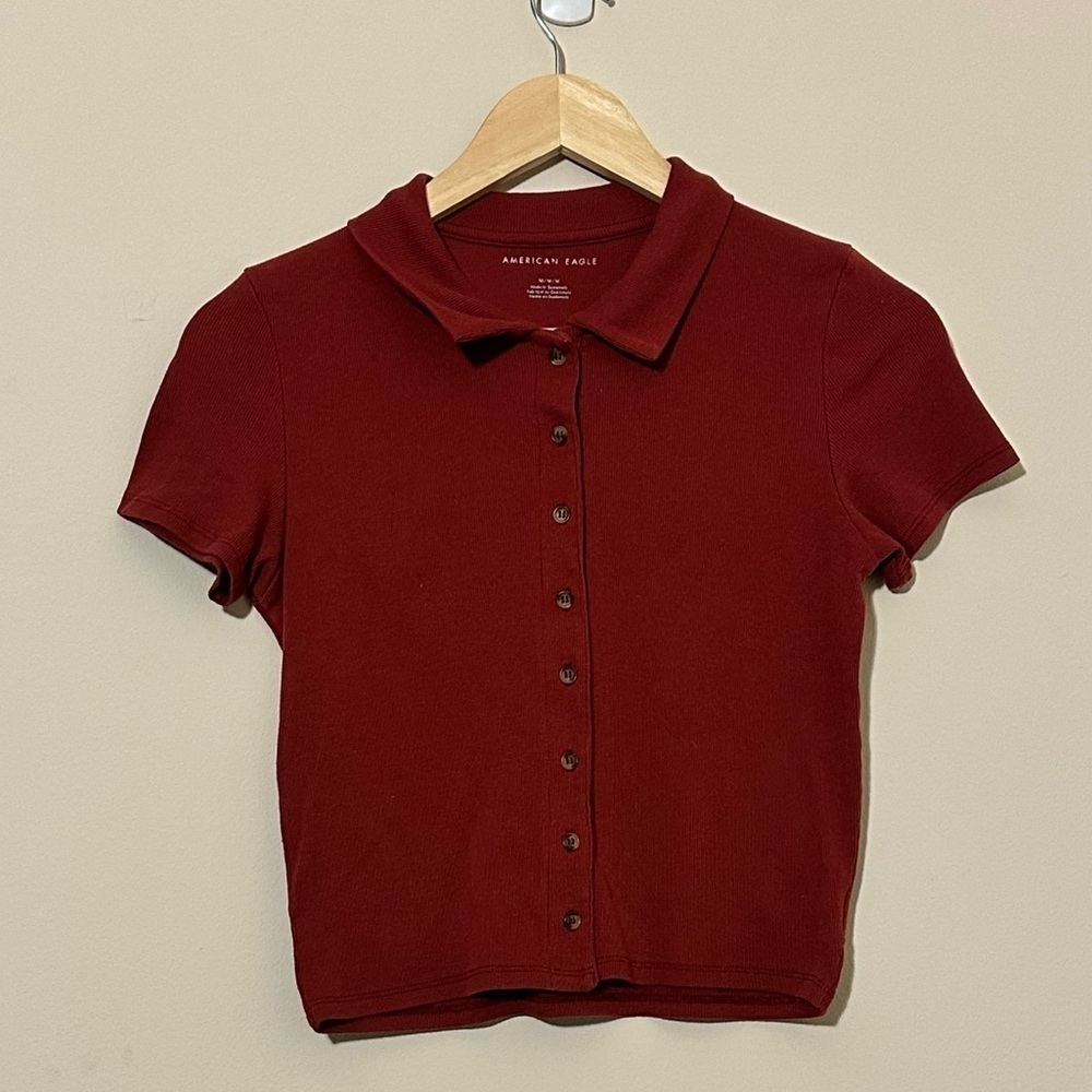American Eagle Outfitters Fall Rust Red Baby Crop Button Up Polo - Size M 👚